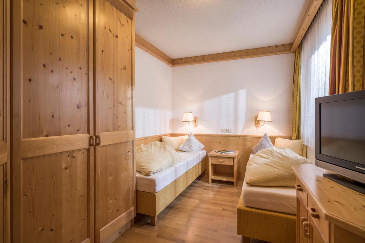 Hotel Pinzger 턱스 외부 사진