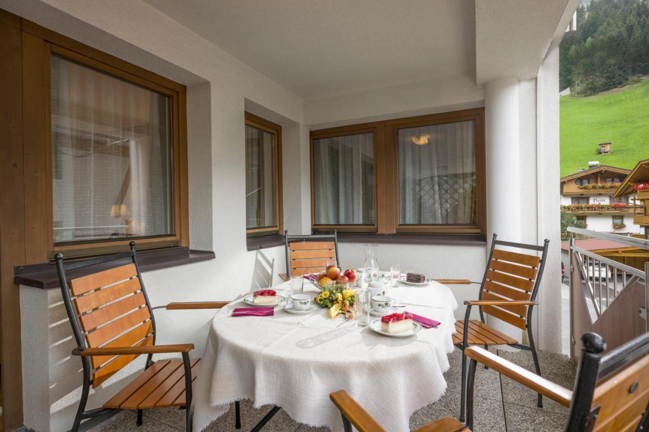 Hotel Pinzger 턱스 외부 사진