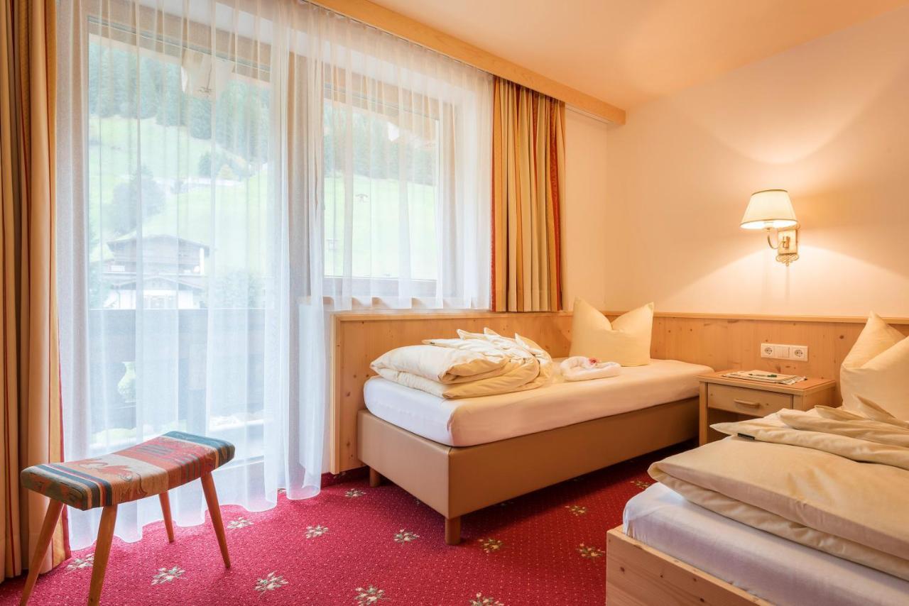 Hotel Pinzger 턱스 외부 사진