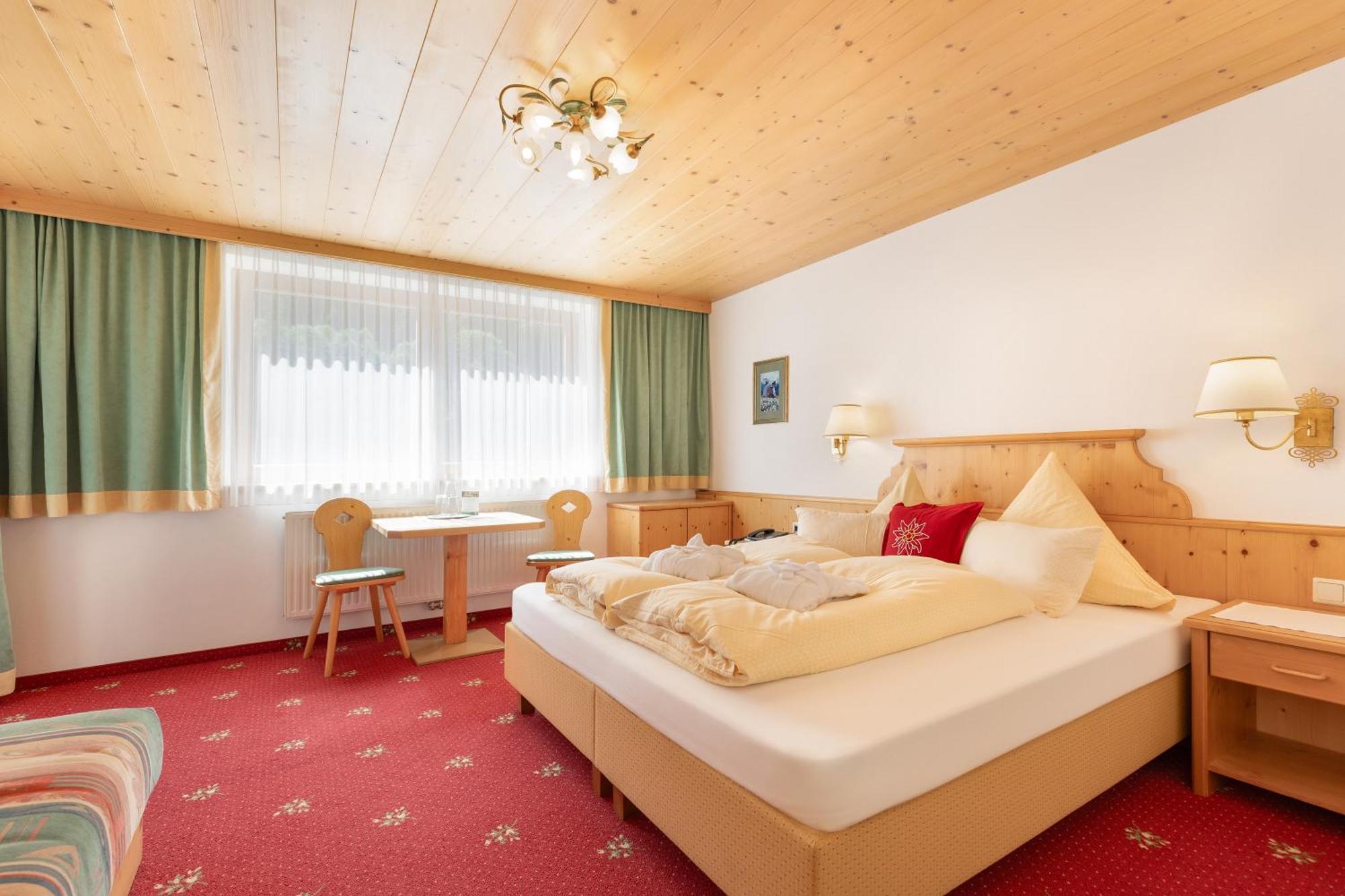 Hotel Pinzger 턱스 외부 사진