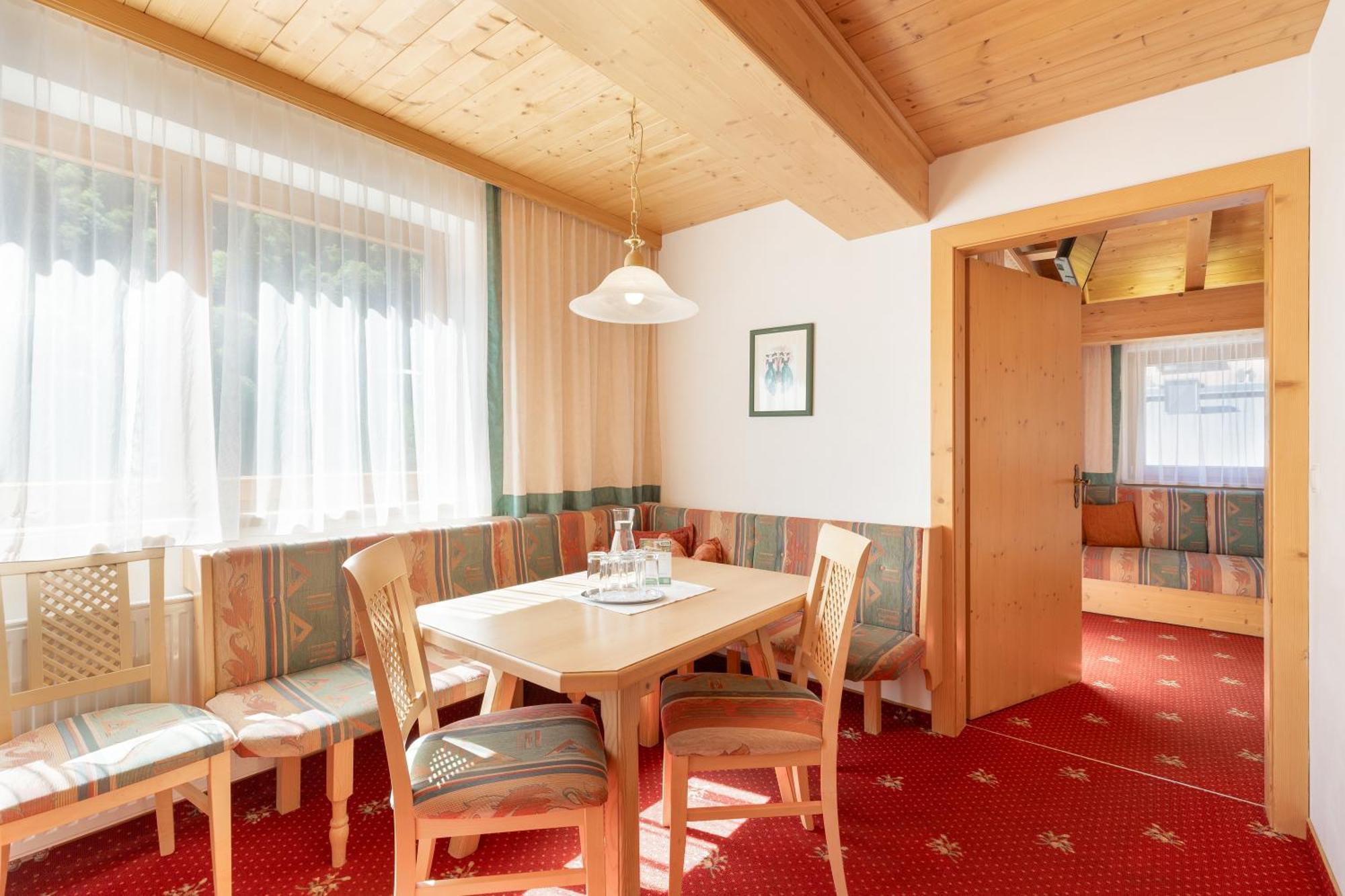 Hotel Pinzger 턱스 외부 사진