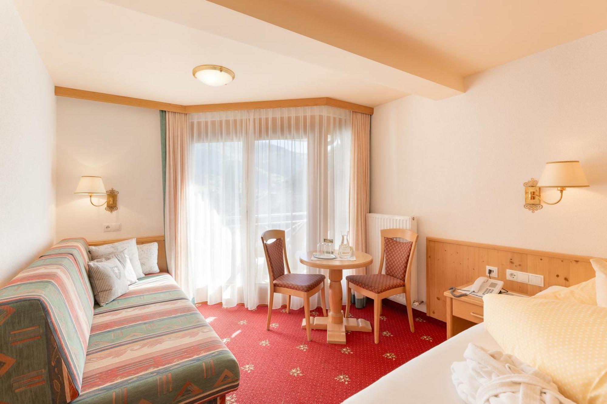 Hotel Pinzger 턱스 외부 사진
